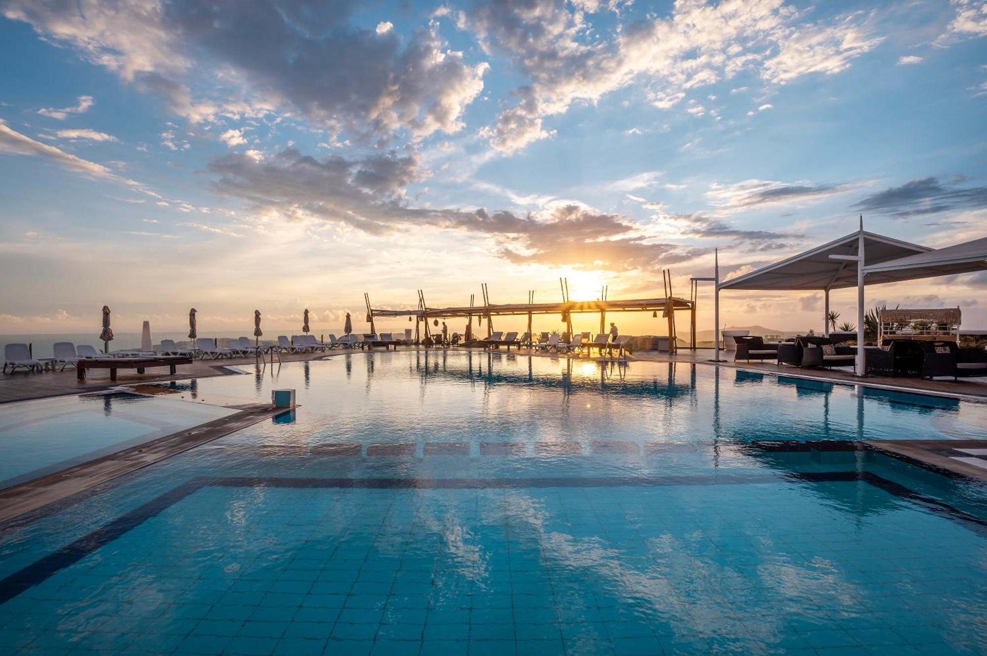Orizontes Hotel Santorini Pýrgos Eksteriør bilde
