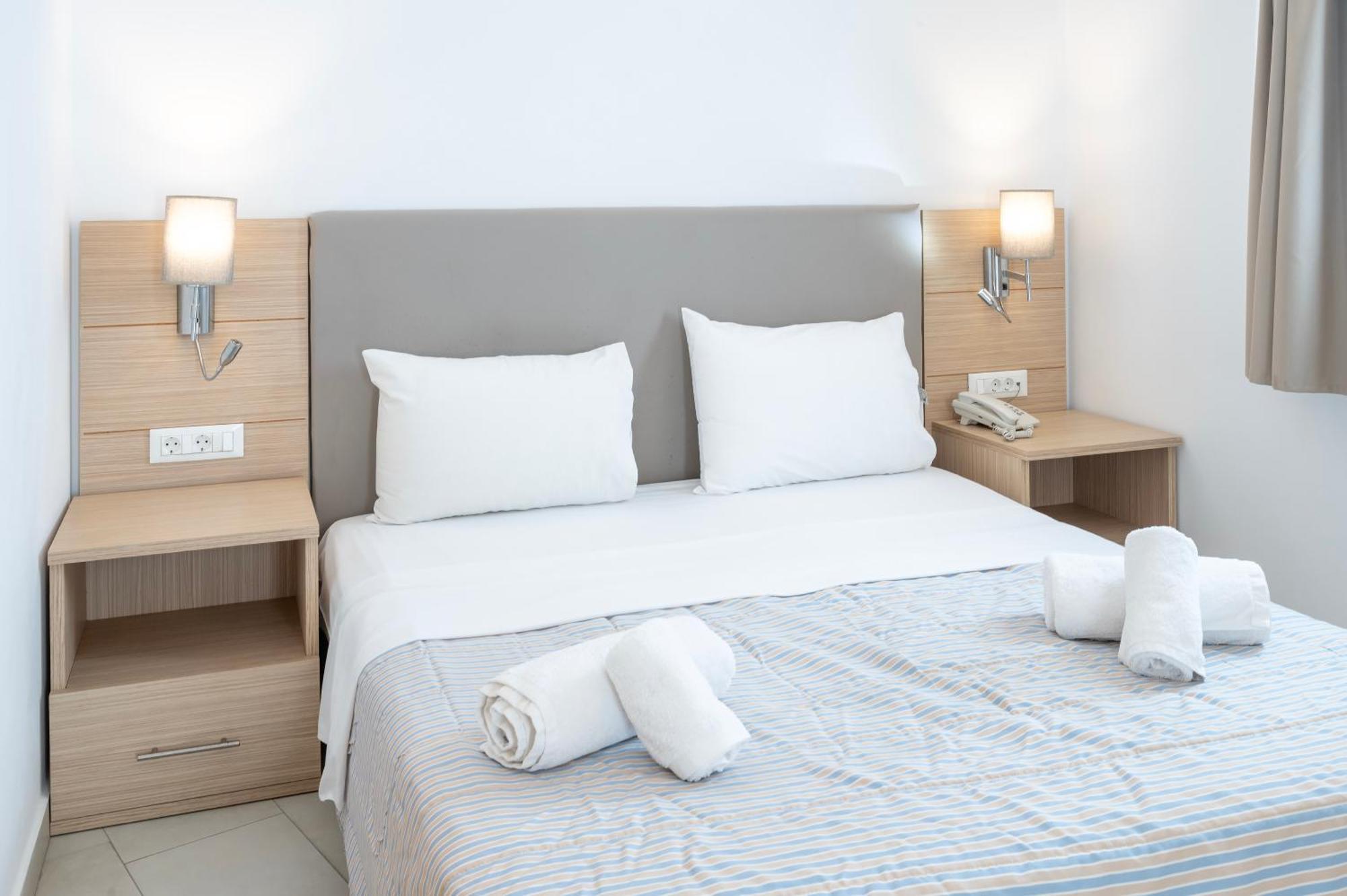 Orizontes Hotel Santorini Pýrgos Eksteriør bilde